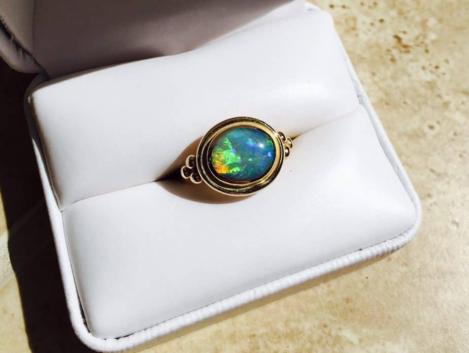 Hand polishing opal does it again