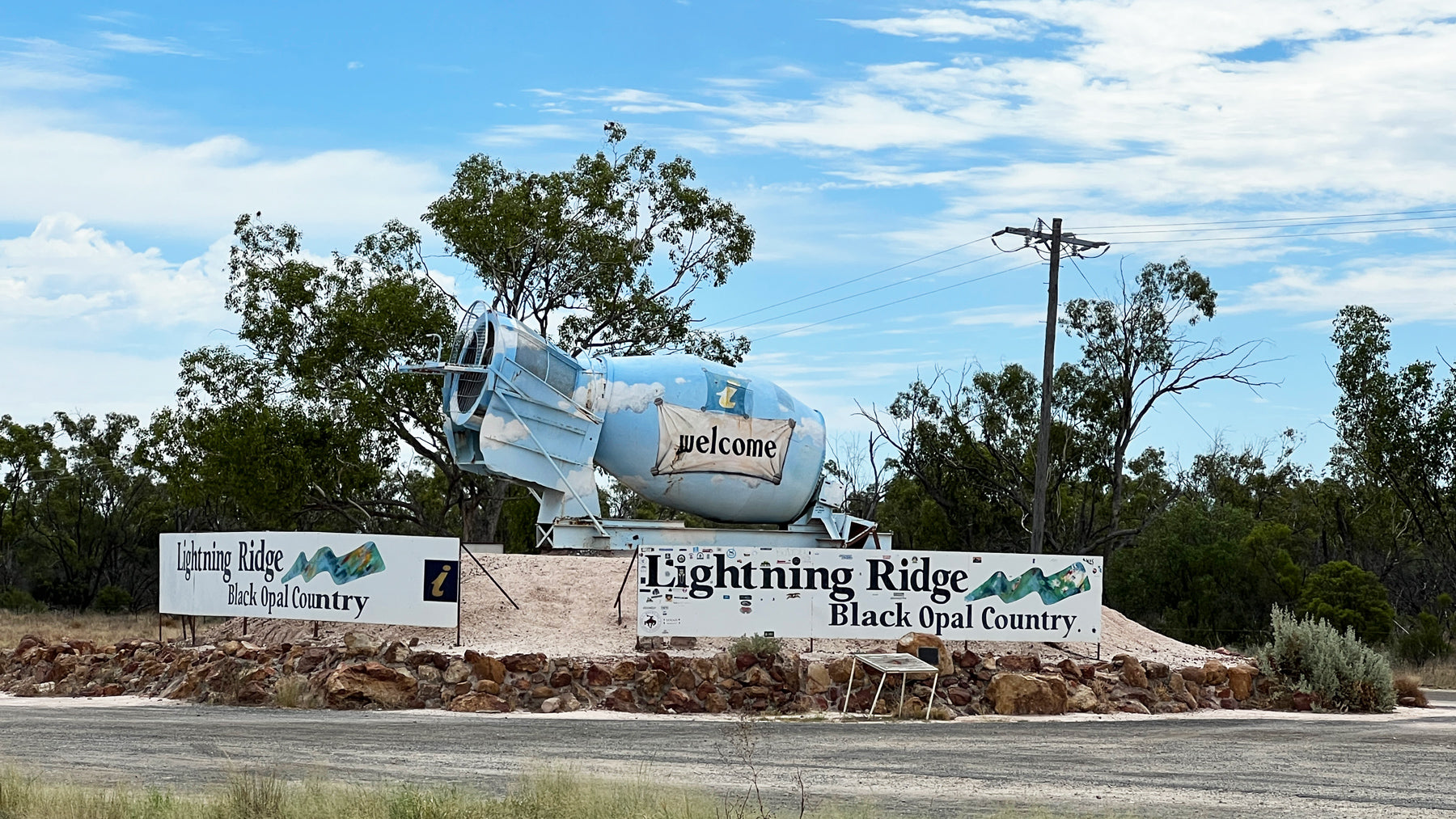 Tourist Guide: Lightning Ridge
