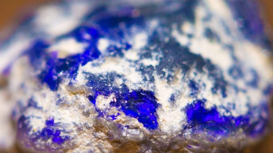 Cutting a blue rough opal
