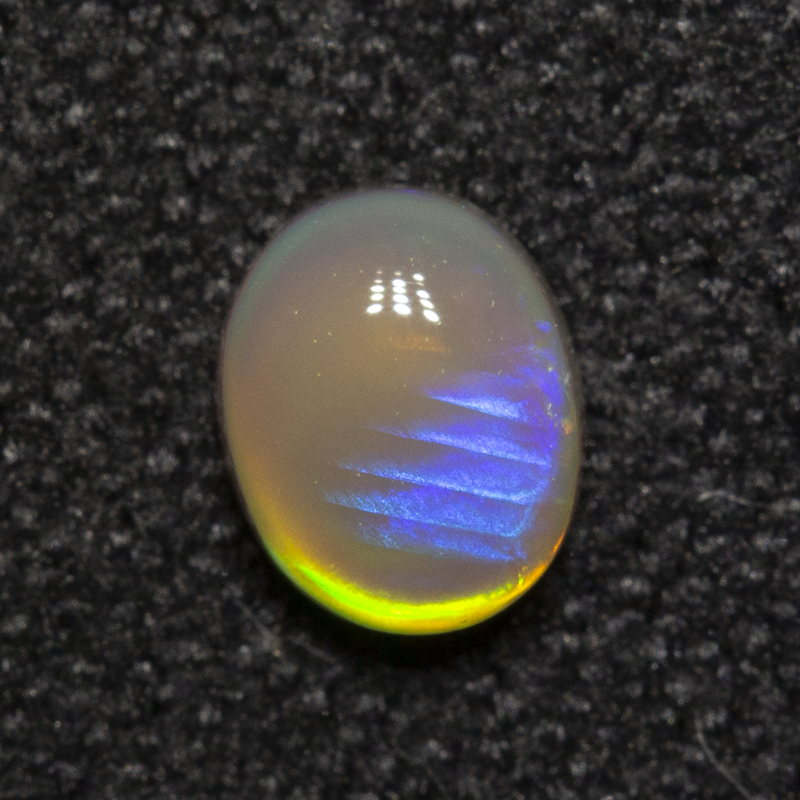 0.30 ct dark opal 4.8x3.9x2.2mm
