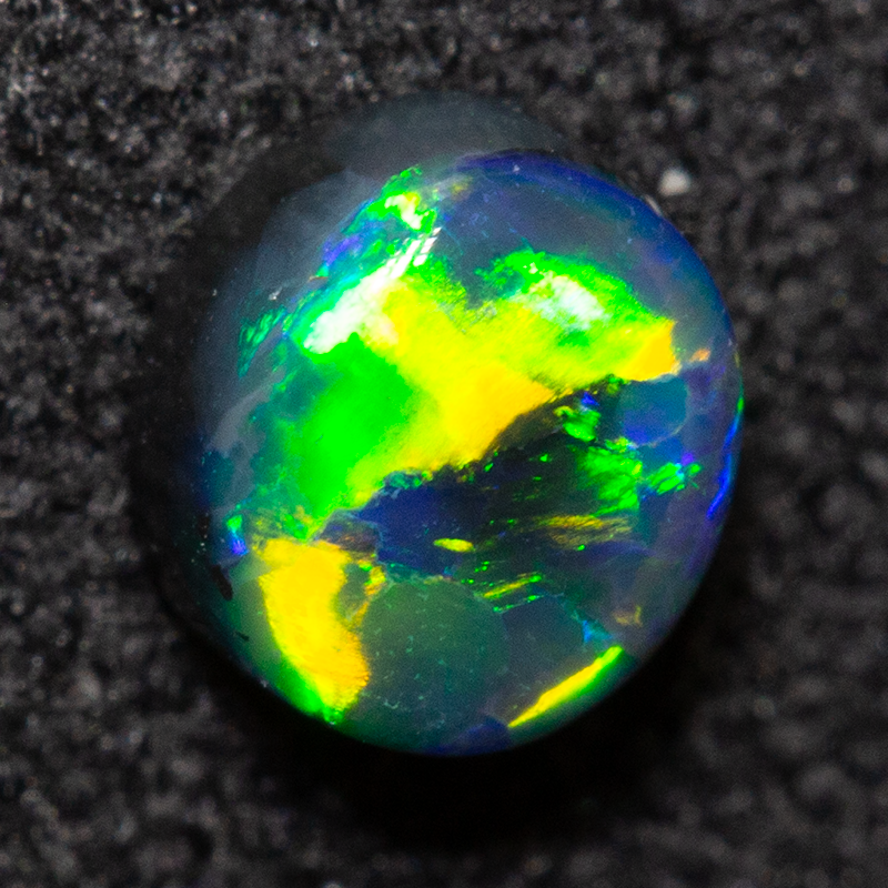 0.40 ct black opal 4.7x4.2x2.7mm