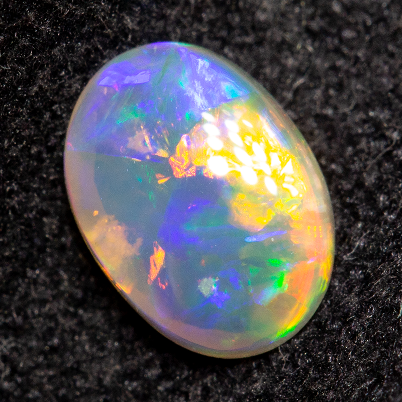 0.44 ct crystal opal 6.6x4.9x2.2mm