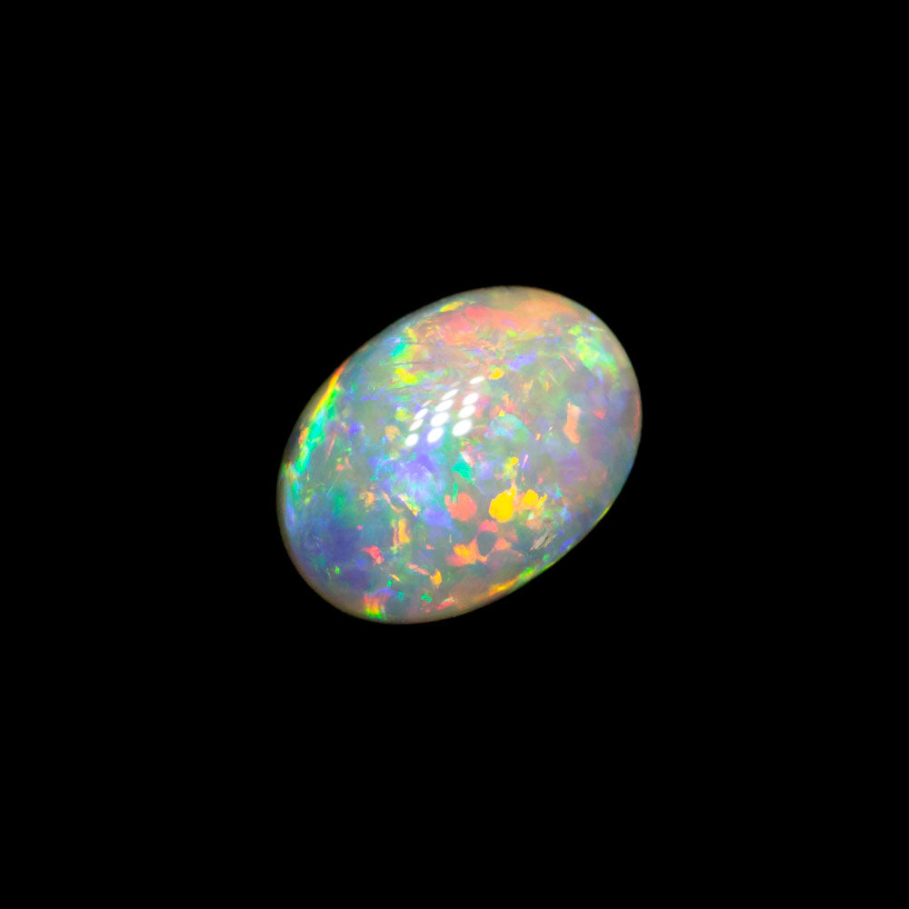 0.57 ct white opal 7.1x5.2x2.5mm