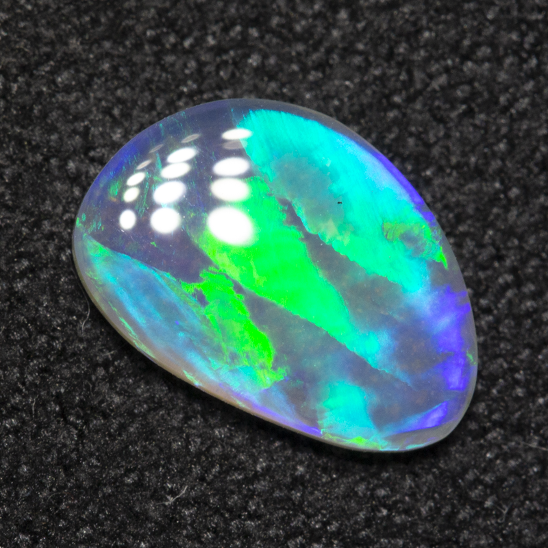 0.68 ct crystal opal 9.1x6.3x1.8mm