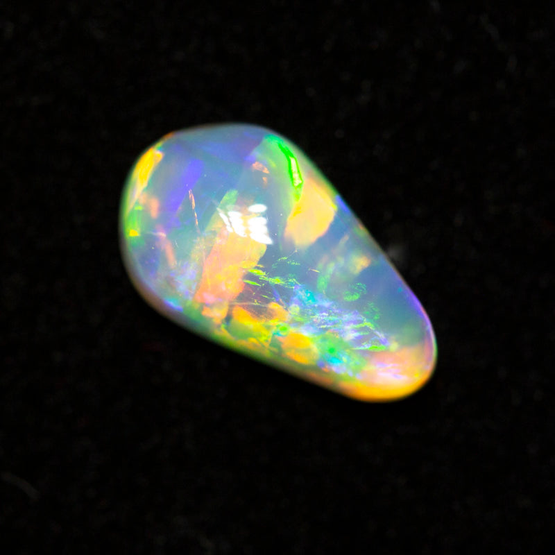 0.69 ct crystal opal 8.3x4.9x2.8mm
