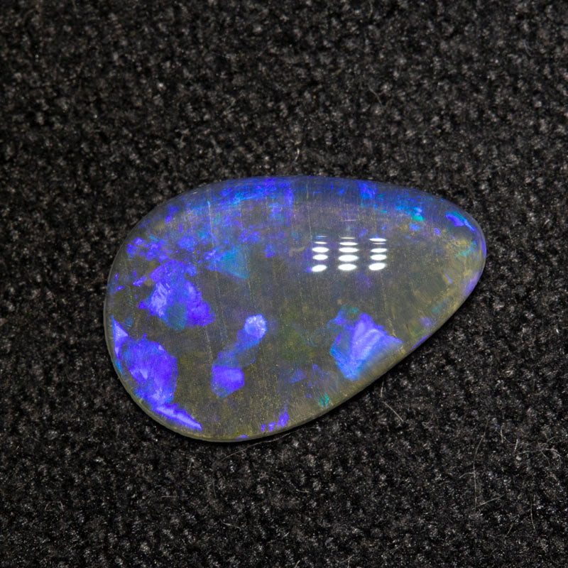 0.78 crystal opal 9.6x6.3x2.3mm