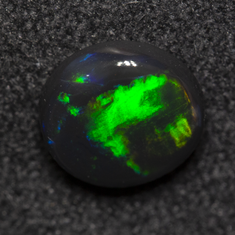 0.80 ct black opal 6.8x6.8x2.6mm