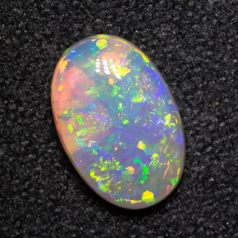 0.87 ct crystal opal 8.3x5.6x2.6mm