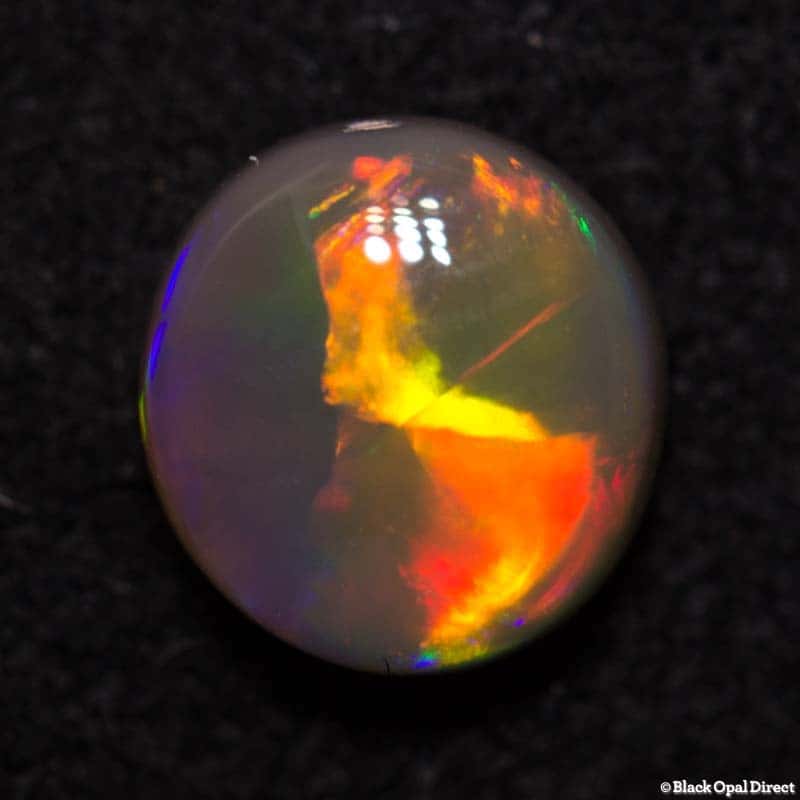 0.90 ct semi black opal 6.5x6.3mm