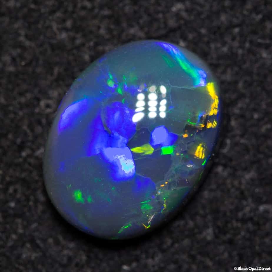 0.91ct black opal