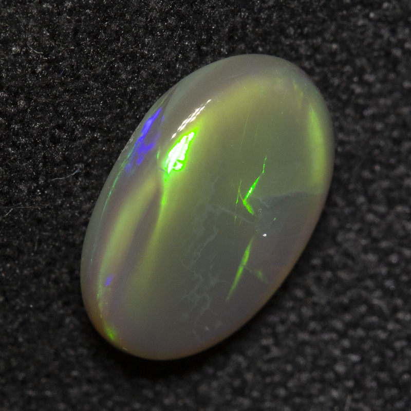 0.93 ct dark opal 9.1x5.9x2.6mm