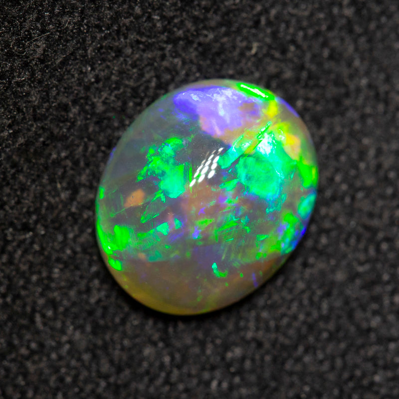 1.04 ct crystal opal 8.1x6.7x3.3mm
