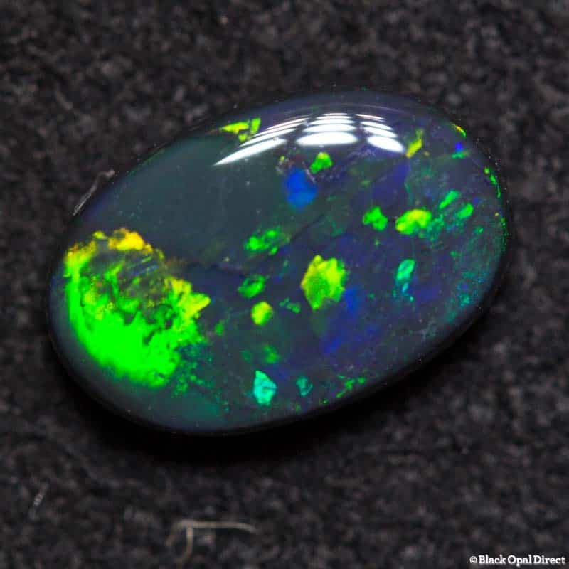 1.05 ct black opal 8x5.5x2.5mm