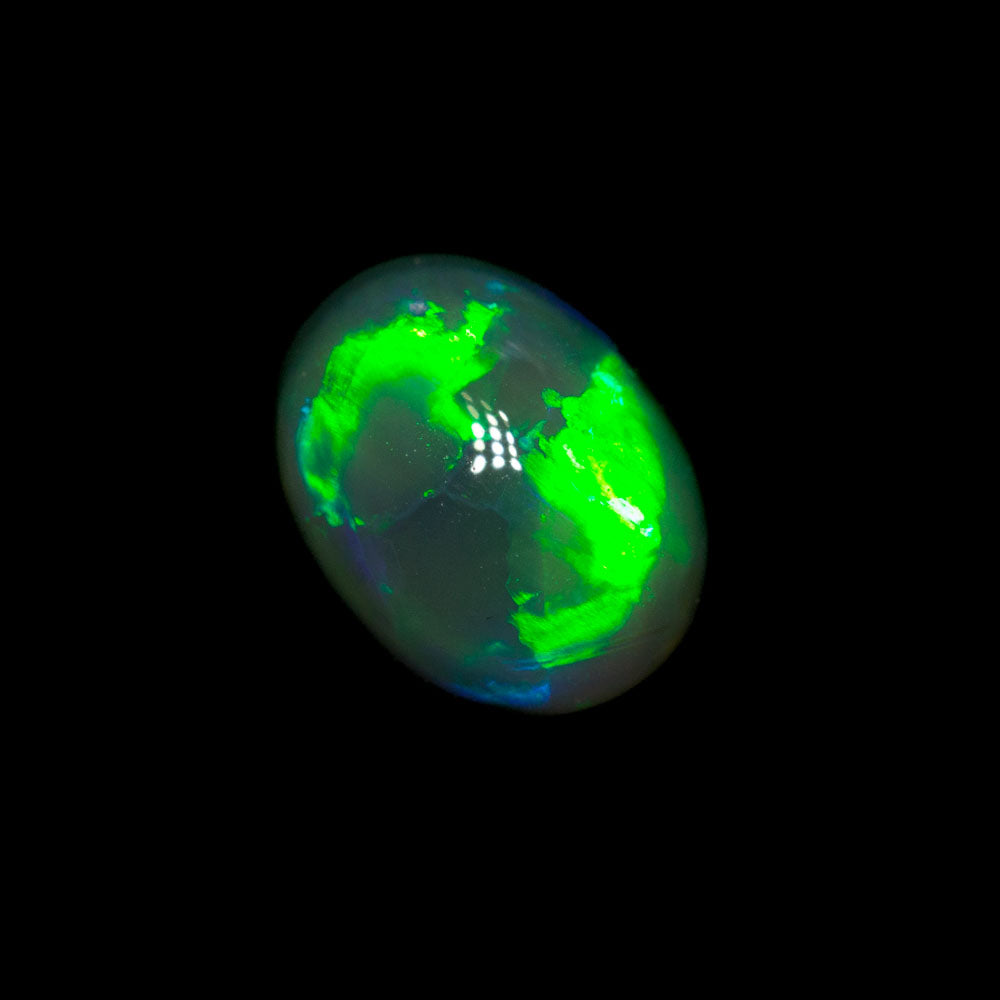 1.06 ct black opal 7.1x5.5x4.3mm