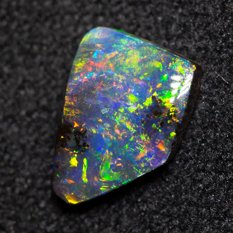 1.06 ct boulder opal 7.9x5.3x2.7mm