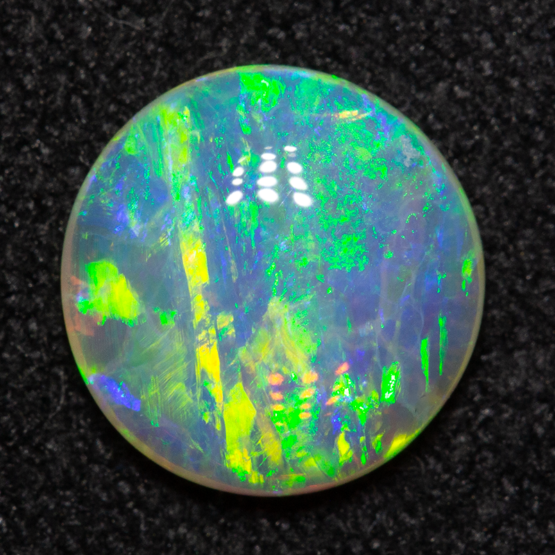 1.07 ct crystal opal 7.9x7.9x2.7mm