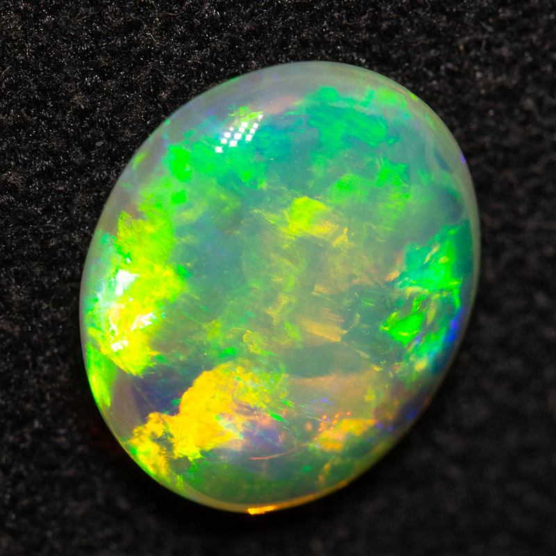 1.34 ct crystal opal 8.9x7.9x3.3mm
