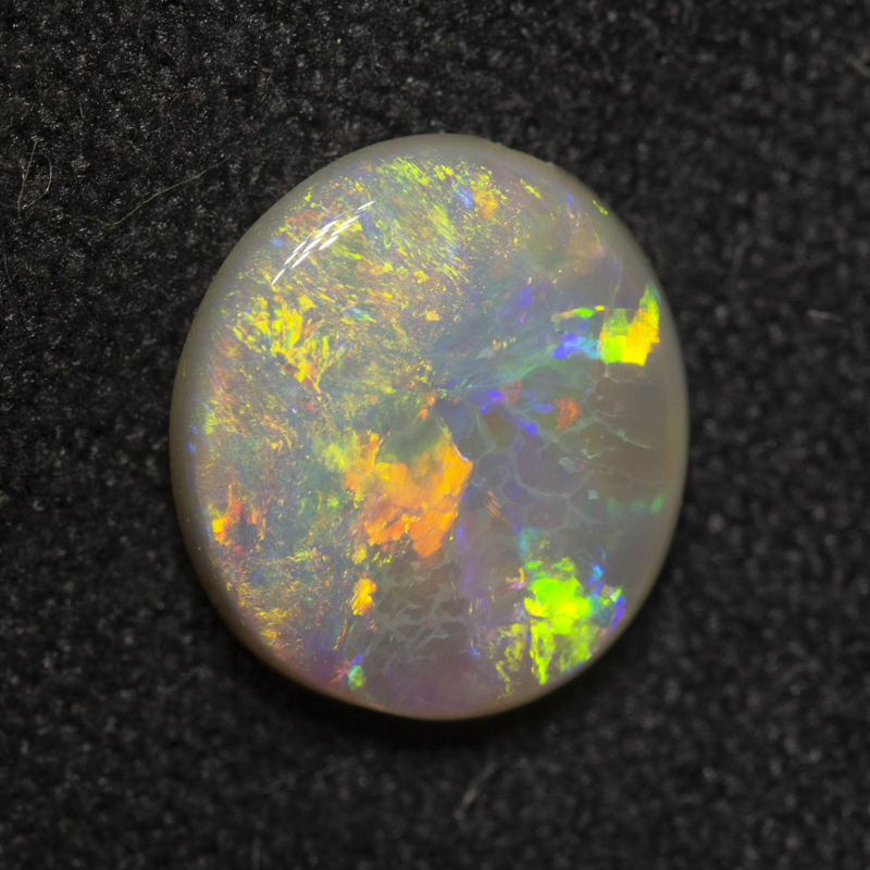 1.54 ct white opal 9.5x8.5x3mm