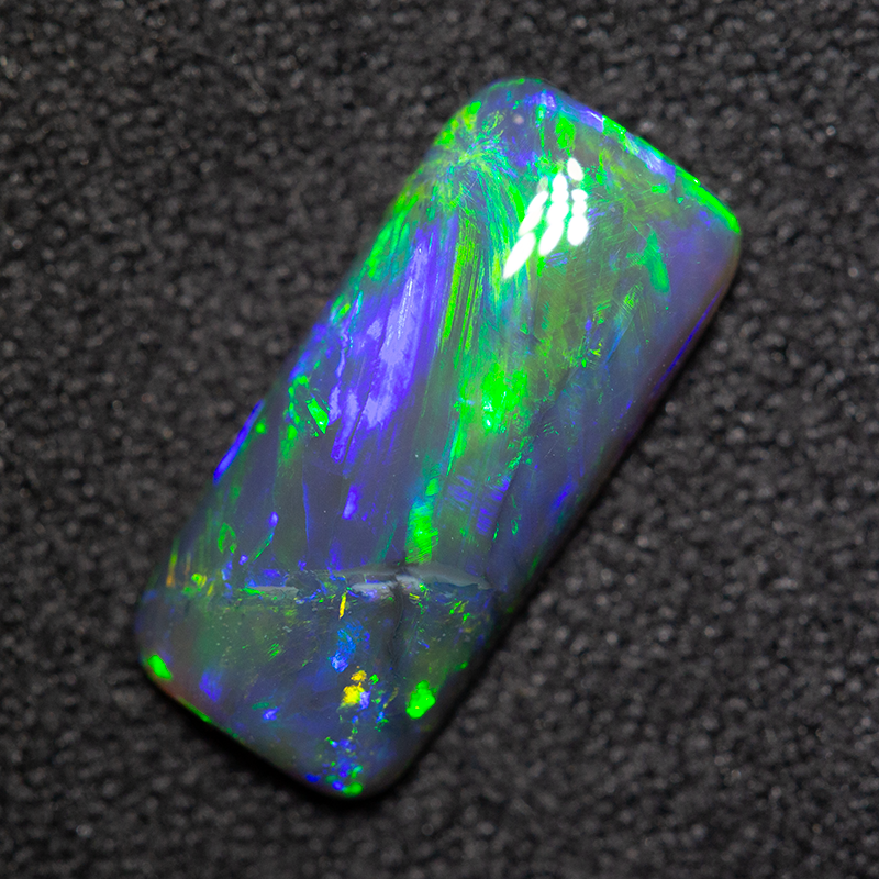 1.67 black opal 13.2x6x2.8mm