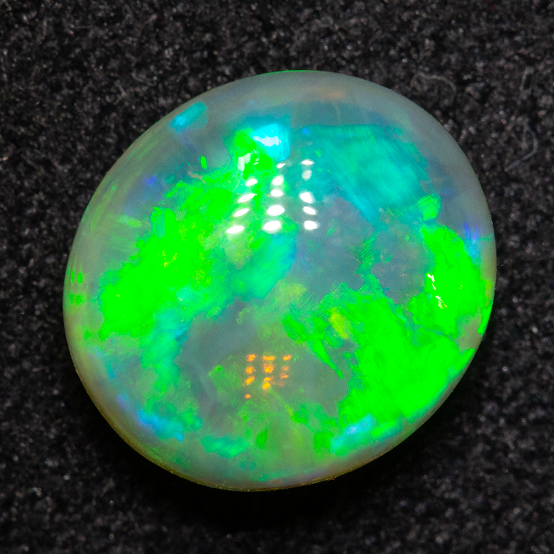 1.86 ct double-sided crystal opal 8.2x7.5x4.9mm