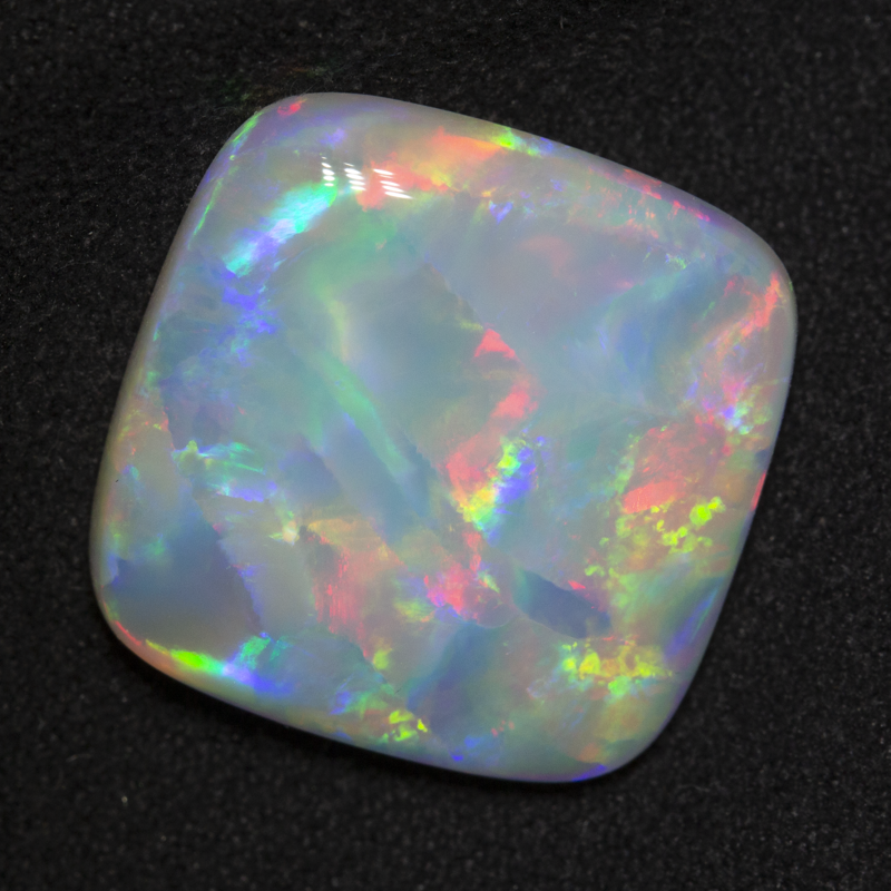 11.95 ct gem crystal opal 17.3x17.3x5mm