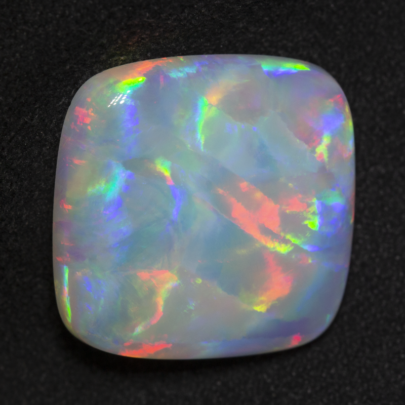 11.95 ct gem crystal opal 17.3x17.3x5mm