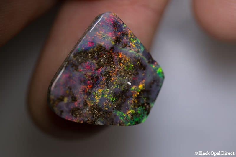 13.68 ct boulder opal 21x18x3.5m