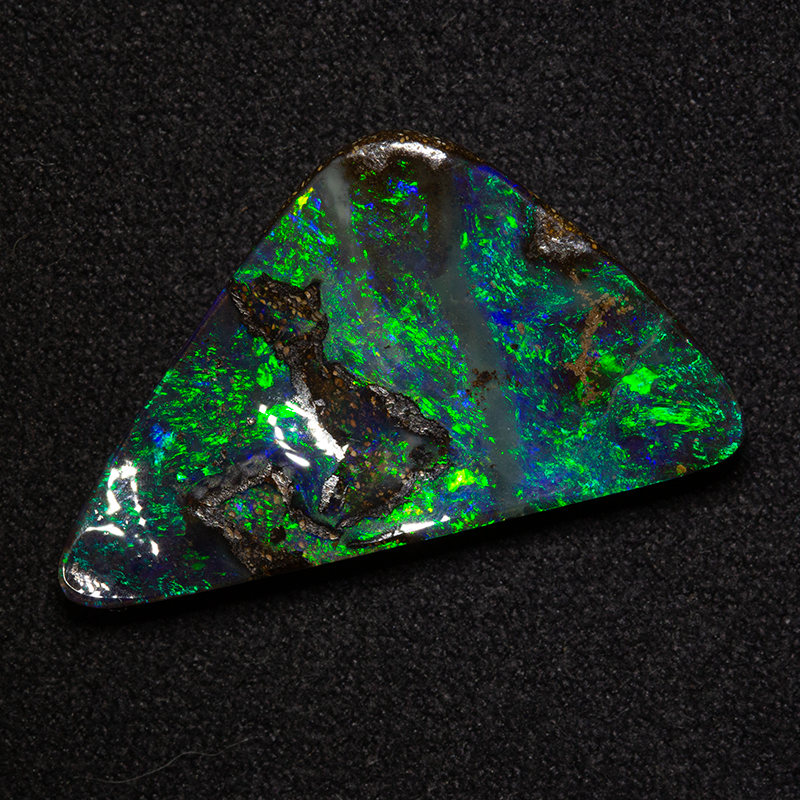 15.13 ct boulder opal 27x15.2x5.4mm