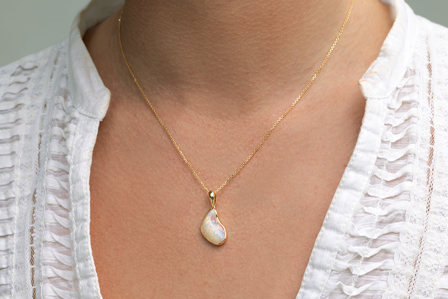 18kt Yellow Gold Opal Pendant