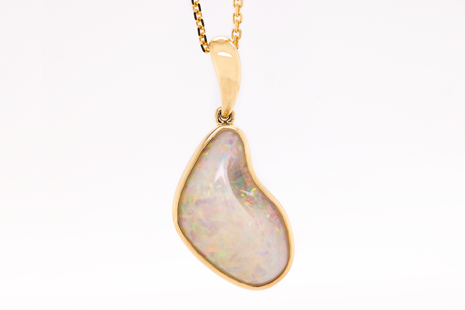 18kt Yellow Gold Opal Pendant