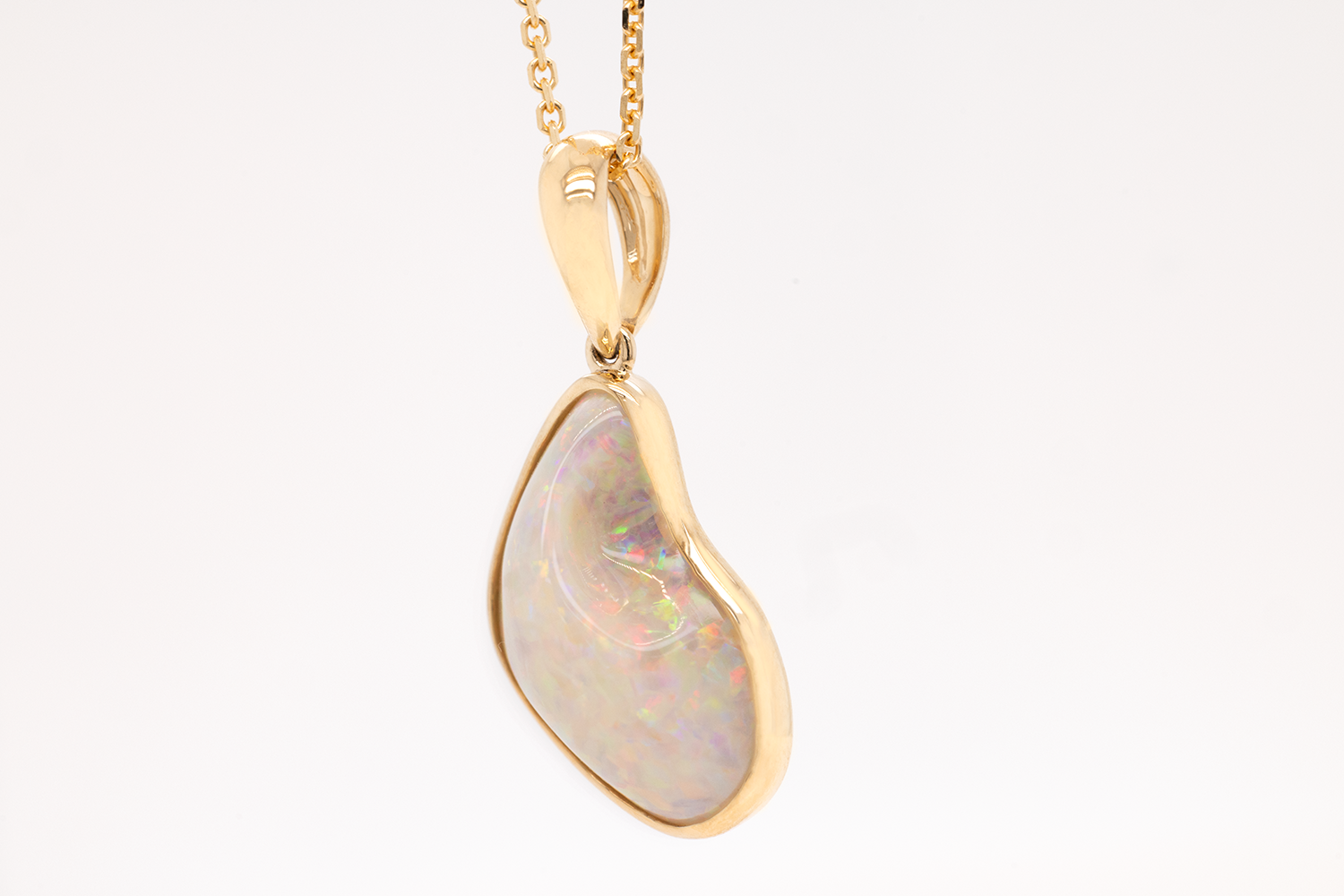 18kt Yellow Gold Opal Pendant