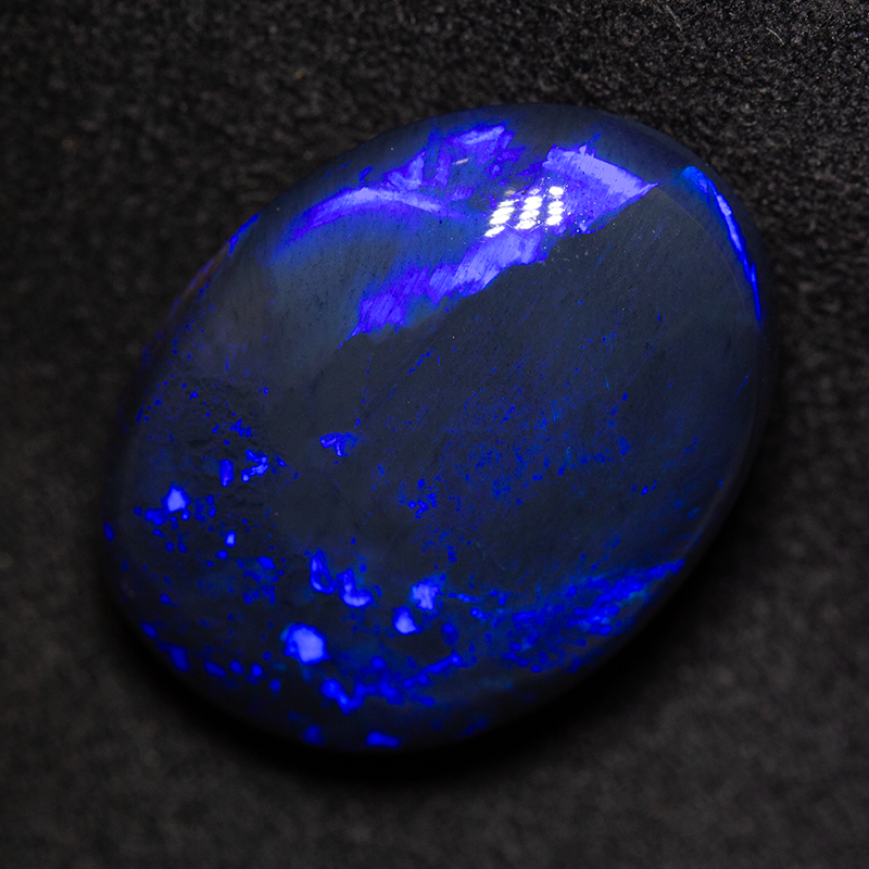 19.09 ct black opal 22.9x17x8.2mm