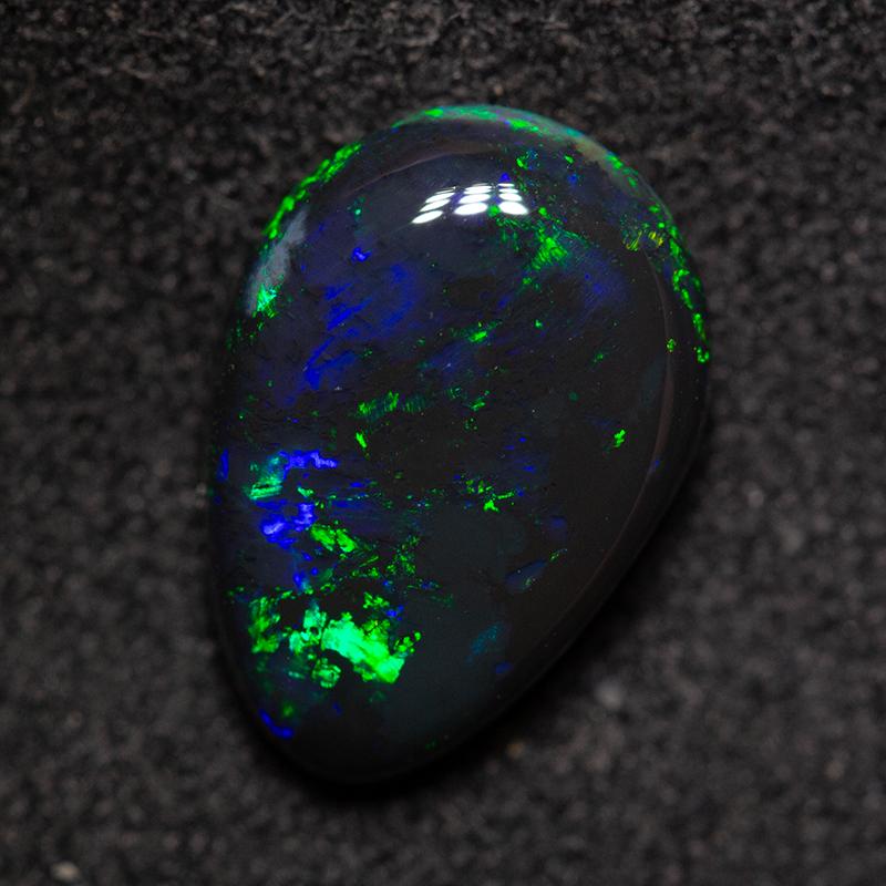 2.00 ct black opal 11x7.6x3.8mm