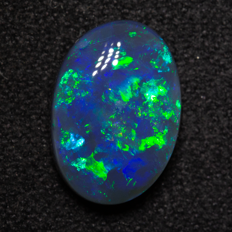 2.34 ct black opal 11.3x8x3.8mm