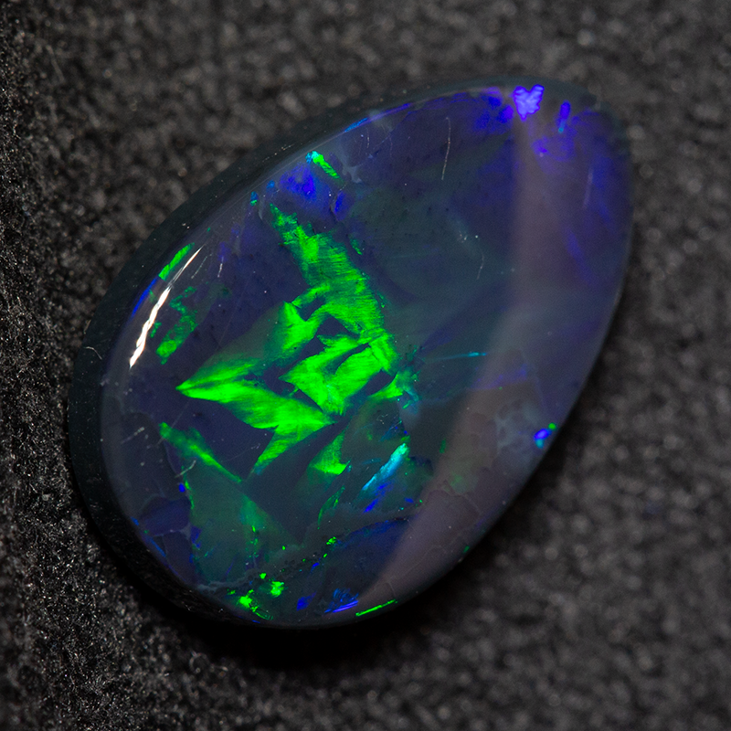 2.35 ct black opal 12x7.9x3.4mm