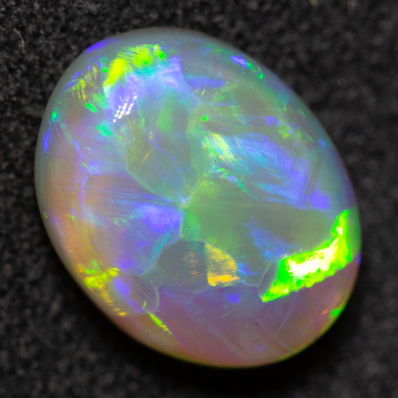 2.45 ct crystal opal 10.3x7.9x4.7mm
