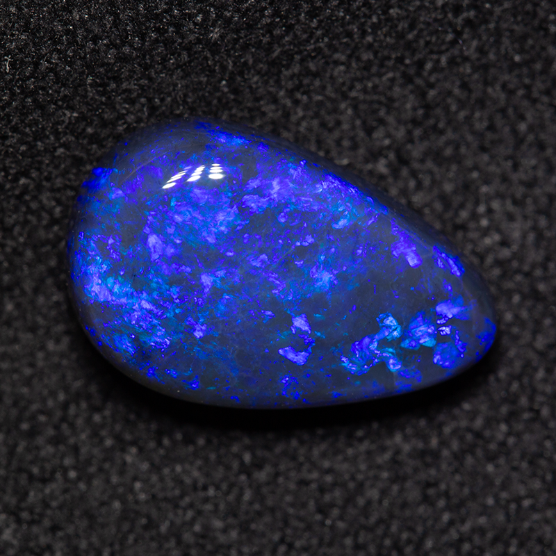2.62 ct black opal 12.4x7.9x4.4mm