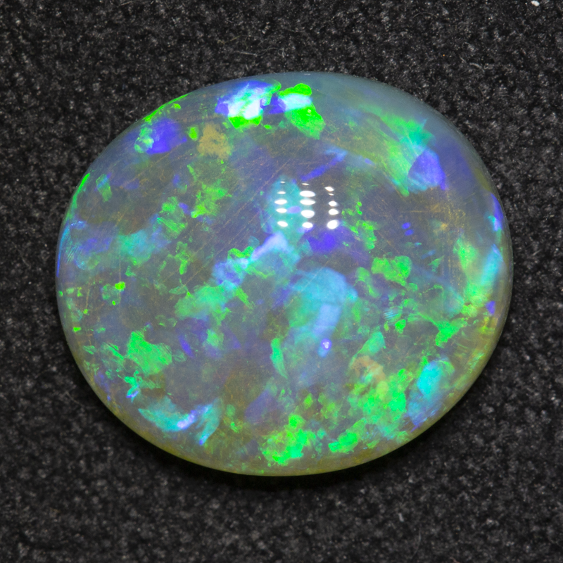 2.66 ct crystal opal 10.5x9.5x5mm