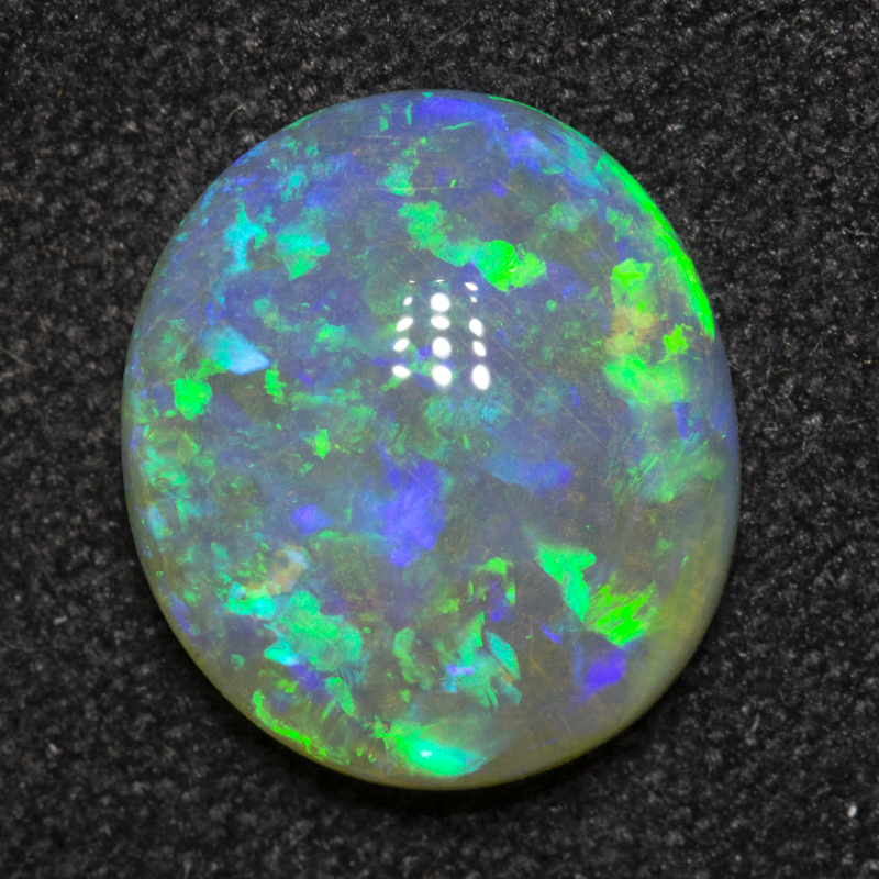 2.66 ct crystal opal 10.5x9.5x5mm