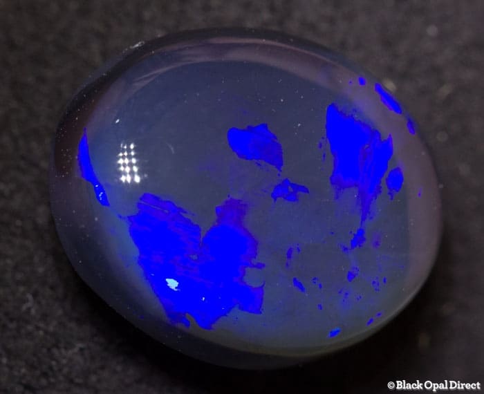 3.86ct blue opal