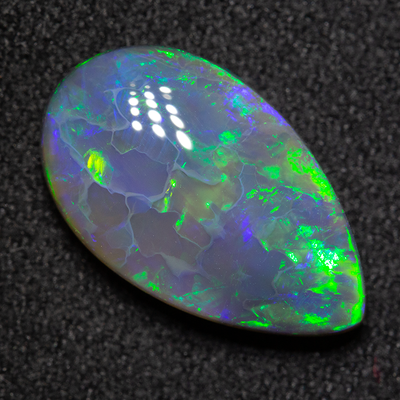 3.87 ct black opal 15x8.9x4.5mm