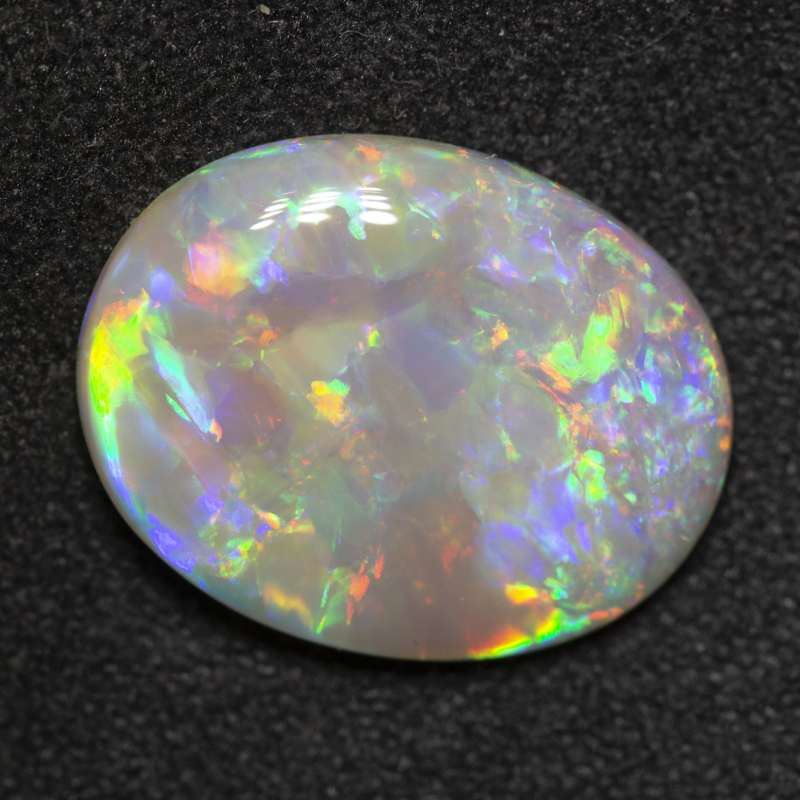 3.91 ct white opal 15x12x3mm