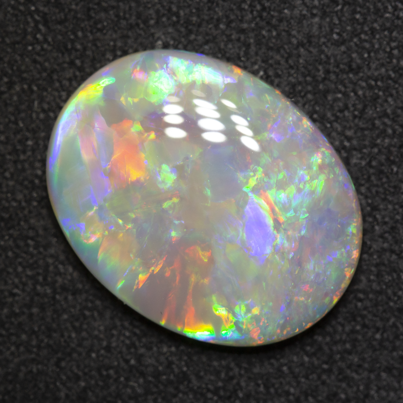 3.91 ct white opal 15x12x3mm