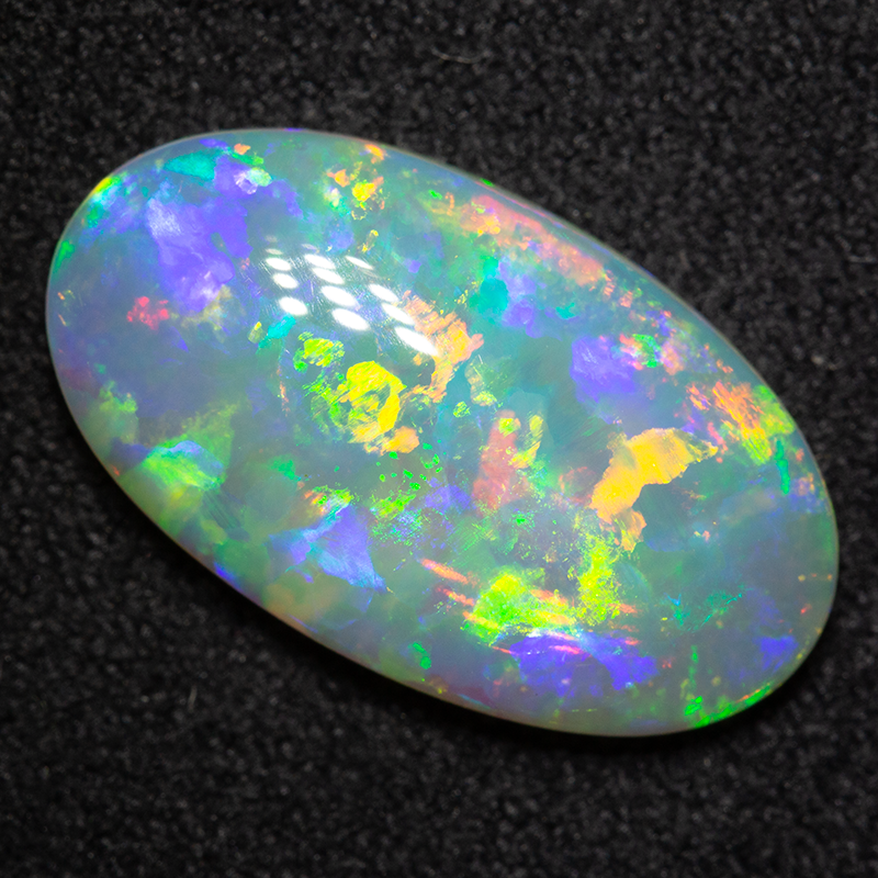 4.37 ct crystal opal 17.1x9.7x4mm