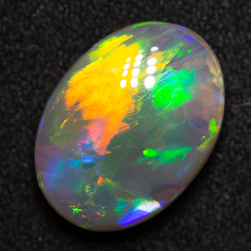4.41 ct crystal opal 13.7x10.1x5.4mm