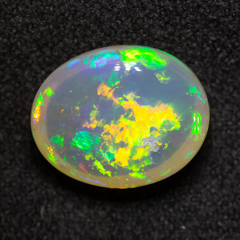 4.48 ct double-sided crystal opal 11.7x9.4x6.5mm