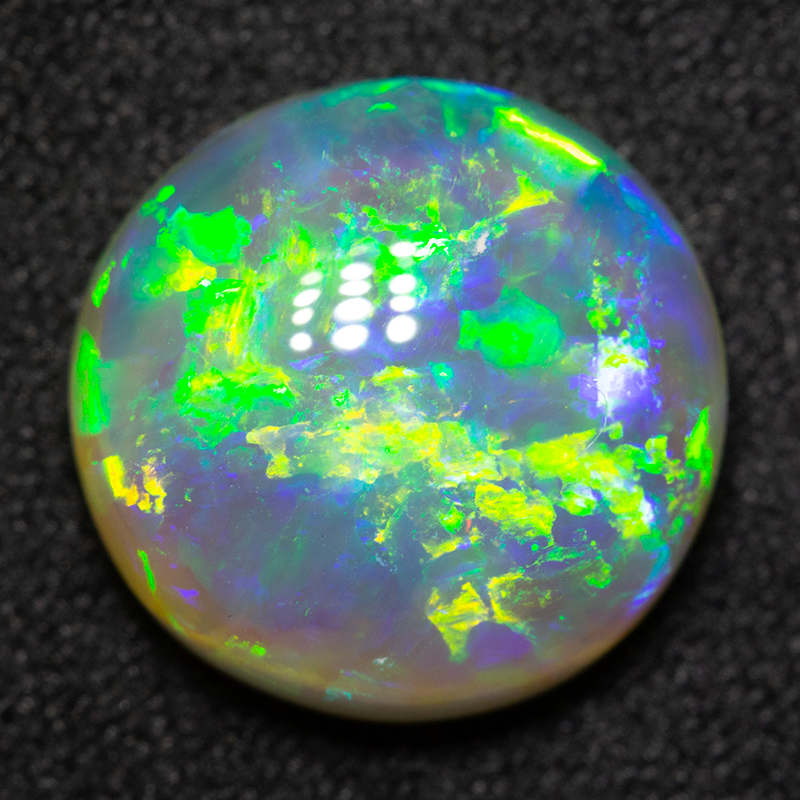 4.48 ct crystal opal 11.9x11.6x5.2mm