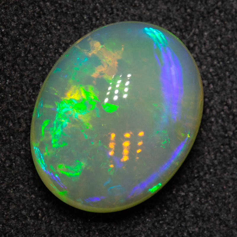 4.48 ct double-sided crystal opal 11.7x9.4x6.5mm