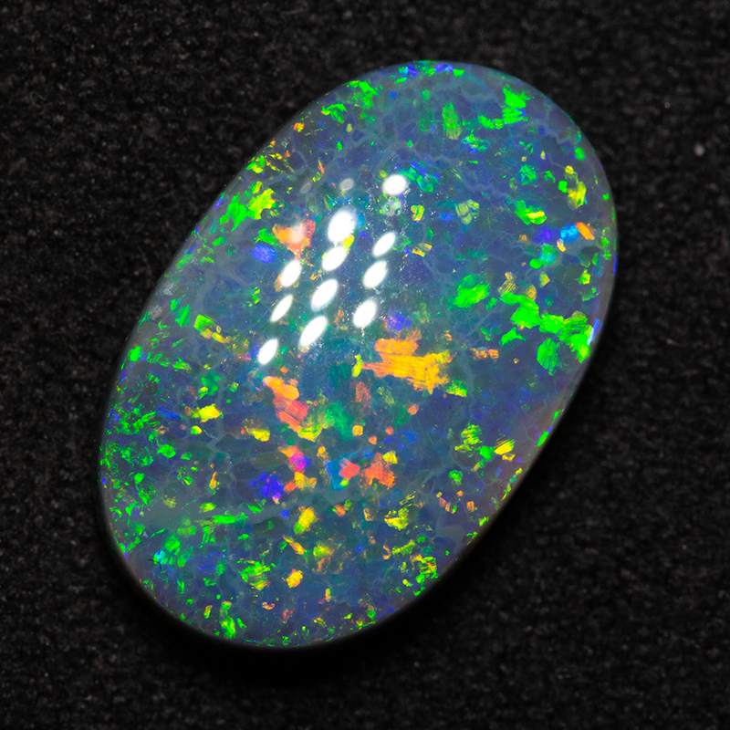 4.68 ct black opal 15.3x9.8x4.7mm