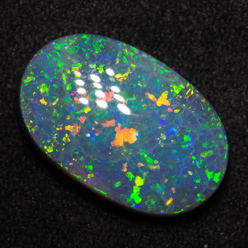 4.68 ct black opal 15.3x9.8x4.7mm